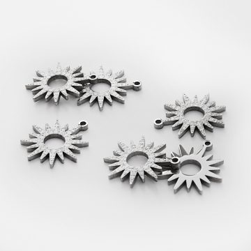 Zawieszka ze stali chirurgicznej grawerowana słoneczko wycięte w kolorze srebrnym 16,5mm