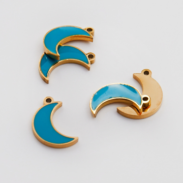 Emaliowana zawieszka ze stali chirurgicznej księżyc niebieski w kolorze złotym 13mm PVD
