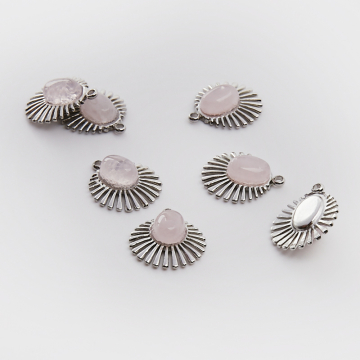 Zawieszka ze stali chirurgicznej wachlarz z różowym kryształem górskim w kolorze srebrnym 15,5mm