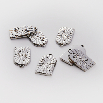 Zawieszka ze stali chirurgicznej medalion ze słońcem i księżycem w kolorze srebrnym 19mm