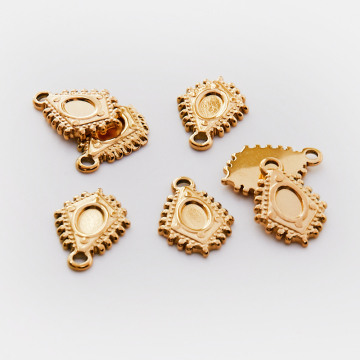 Zawieszka ze stali chirurgicznej ozdobna latawiec w kolorze złotym 17mm PVD