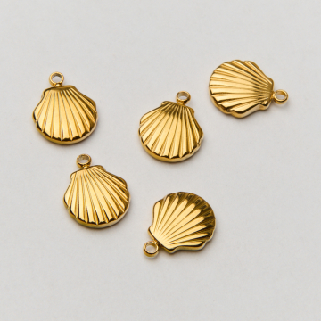 Zawieszka ze stali chirurgicznej muszelka w kolorze złotym 12,5mm PVD