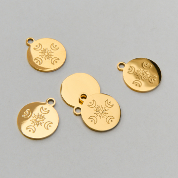 Zawieszka ze stali chirurgicznej kółko z grawerem w stylu boho w kolorze złotym 15mm PVD