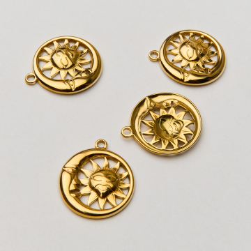 Zawieszka ze stali chirurgicznej księżyc ze słońcem w kolorze złotym 25mm PVD