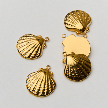 Zawieszka ze stali chirurgicznej muszla pełna w kolorze złotym 18mm PVD