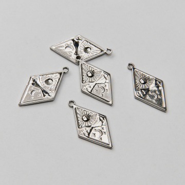 Zawieszka ze stali chirurgicznej dzień i noc w kolorze srebrnym 25,5mm