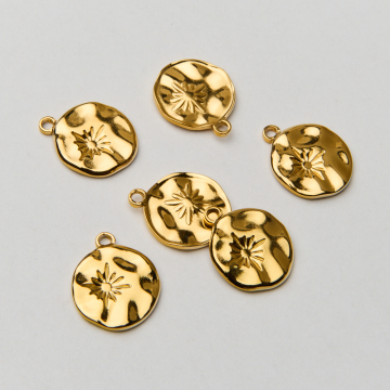 Zawieszka ze stali chirurgicznej kółko z motywem słońca na horyzoncie w kolorze złotym 15mm PVD