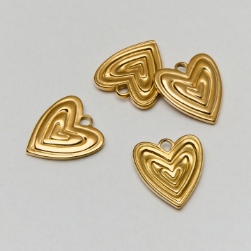 Zawieszka ze stali chirurgicznej multi serce w kolorze złotym 19mm PVD