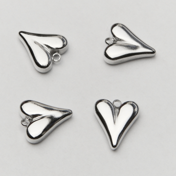 Zawieszka ze stali chirurgicznej dzikie serce w kolorze srebrnym 13,5mm