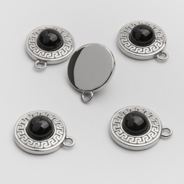 Zawieszka ze stali chirurgicznej kółko greckie z onyksem w kolorze srebrnym 19mm