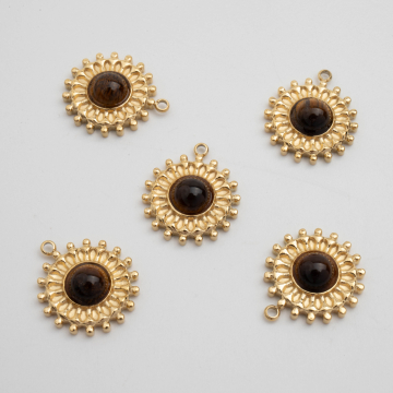 Zawieszka ze stali chirurgicznej słoneczko z tygrysim okiem w kolorze złotym 17,5mm PVD