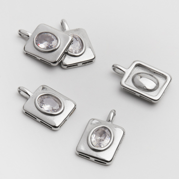 Zawieszka ze stali chirurgicznej prostokąt z białą cyrkonią w kolorze srebrnym 20,5mm