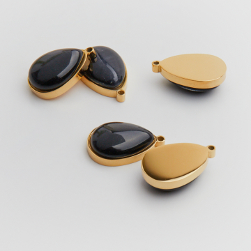 Zawieszka ze stali chirurgicznej łezka z onyksem w kolorze złotym 22mm PVD