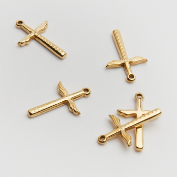 Zawieszka ze stali chirurgicznej krzyżyk w kolorze złotym 19mm PVD