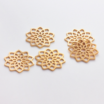 Zawieszka ze stali chirurgicznej mandala w kolorze złotym 20mm Zawieszka ze stali chirurgicznej mandala w kolorze złotym 20mm