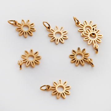 Mini zawieszka ze stali chirurgicznej słoneczko w kolorze złotym 10mm PVD