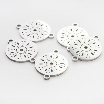 Łącznik ze stali chirurgicznej mini wzorki w kolorze srebrnym 20mm