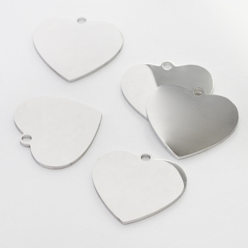 Zawieszka ze stali chirurgicznej serce gładkie do naszyjników w kolorze srebrnym 17mm