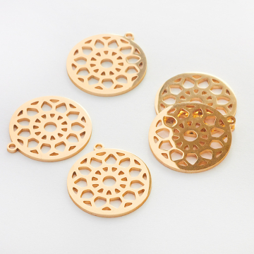 Zawieszka ze stali chirurgicznej kółko ażurowe do naszyjników w kolorze złotym 20mm