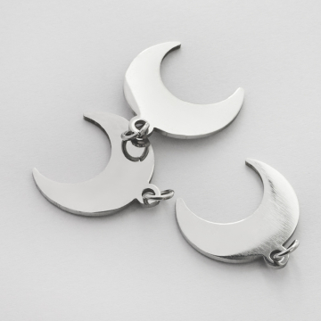 Zawieszka ze stali chirurgicznej róg obfitości w kolorze srebrnym 19mm