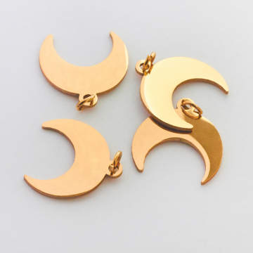 Zawieszka ze stali chirurgicznej róg obfitości w kolorze złotym 17mm Zawieszka ze stali chirurgicznej róg obfitości w kolorze złotym 17mm