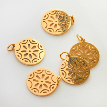 Zawieszka ze stali chirurgicznej ażurowa w kolorze złotym 15mm