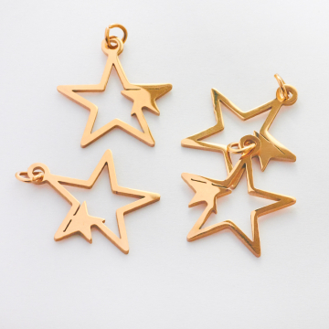 Zawieszka ze stali chirurgicznej dwie gwiazdki w kolorze złotym 22mm