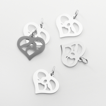 Zawieszka ze stali chirurgicznej serce w kolorze srebrnym 13mm