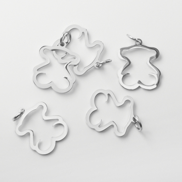 Zawieszka ze stali chirurgicznej miś wycięty w kolorze srebrnym 11,5mm