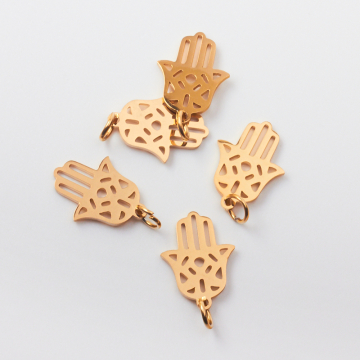 Zawieszka ze stali chirurgicznej ręka fatimy w kolorze złotym 17mm