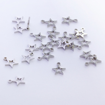 Zawieszka ze stali chirurgicznej gwiazdka w kolorze srebrnym 9mm
