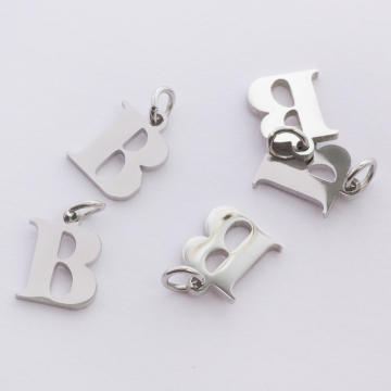 Zawieszka ze stali chirurgicznej literka B w kolorze srebrnym 8mm