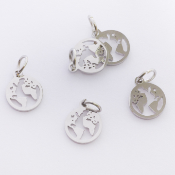 Zawieszka ze stali chirurgicznej globus w kolorze srebrnym 8mm Zawieszka ze stali chirurgicznej globus w kolorze srebrnym 8mm