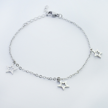 Bransoletka ze stali chirurgicznej z wyciętymi gwiazdkami w kolorze srebrnym 19,5cm