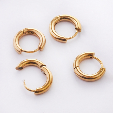 Kolczyki koła zapinane ze stali chirurgicznej w kolorze złotym 13mm