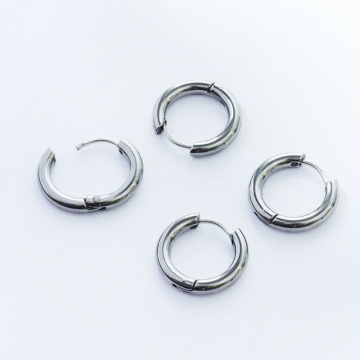 Kolczyki koła zapinane ze stali chirurgicznej w kolorze srebrnym 16mm