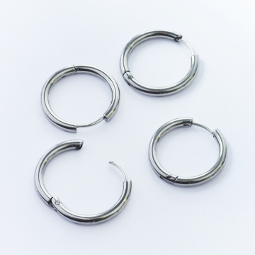 Kolczyki koła zapinane ze stali chirurgicznej w kolorze srebrnym 19mm