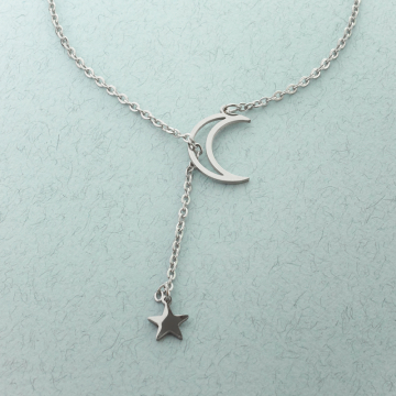 Naszyjnik ze stali chirurgicznej księżyc z gwiazdką w kolorze srebrnym 63cm