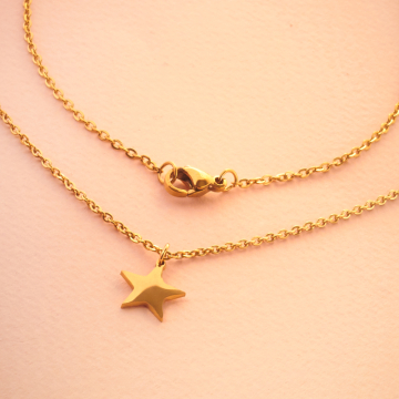 Naszyjnik ze stali chirurgicznej gwiazdka w kolorze złotym 45cm