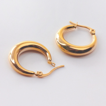 Duże kolczyki koła zwężane dmuchane ze stali chirurgicznej w kolorze złotym 22mm