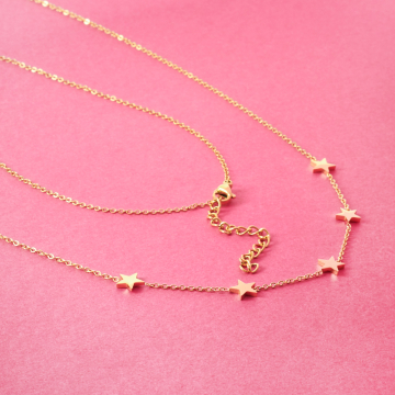 Naszyjnik z mini zawieszkami ze stali chirurgicznej gwiazdki w kolorze złotym 39,5cm