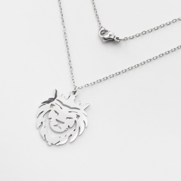 Naszyjnik ze stali chirurgicznej 45cm lew w koronie w kolorze srebrnym 45cm