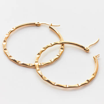 Kolczyki koła ze stali chirurgicznej gniecione w kolorze złotym 40mm