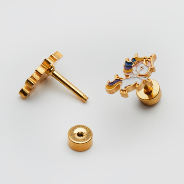 Kolczyki sztyfty dziecięce ze stali chirurgicznej jednorożec w kolorze złotym 6mm