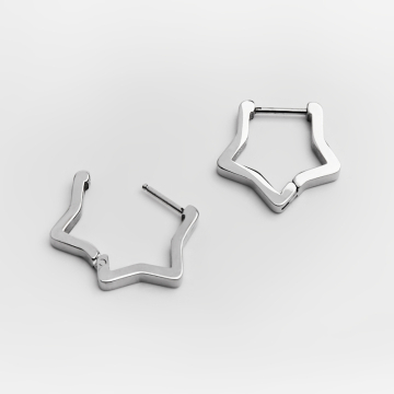 Kolczyki kajdanki ze stali chirurgicznej gwiazdki w kolorze srebrnym 18mm