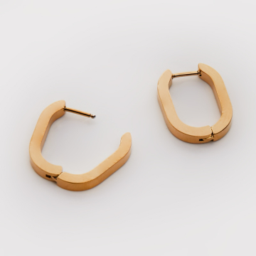 Kolczyki kajdanki ze stali chirurgicznej owale w kolorze złotym 18x14mm