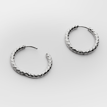 Kolczyki kajdanki ze stali chirurgicznej koła karbowane w kolorze srebrnym 21mm