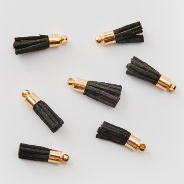 Chwost z rzemienia zamszowego czarny 15mm