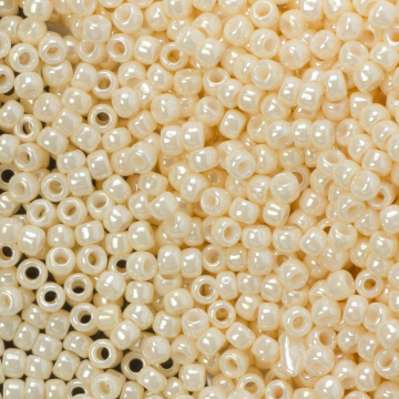 Koraliki TOHO Round 8/0 Opaque-Lustered Lt Beige