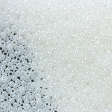 Koraliki TOHO Round 11/0 Ceylon Snowflake